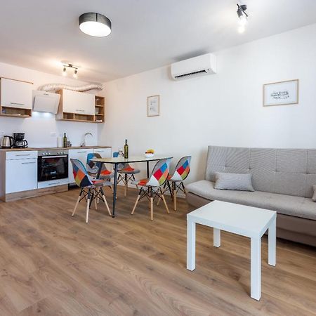 Luxury Apartments Lovorka 1 & 2**** Selce Exterior photo