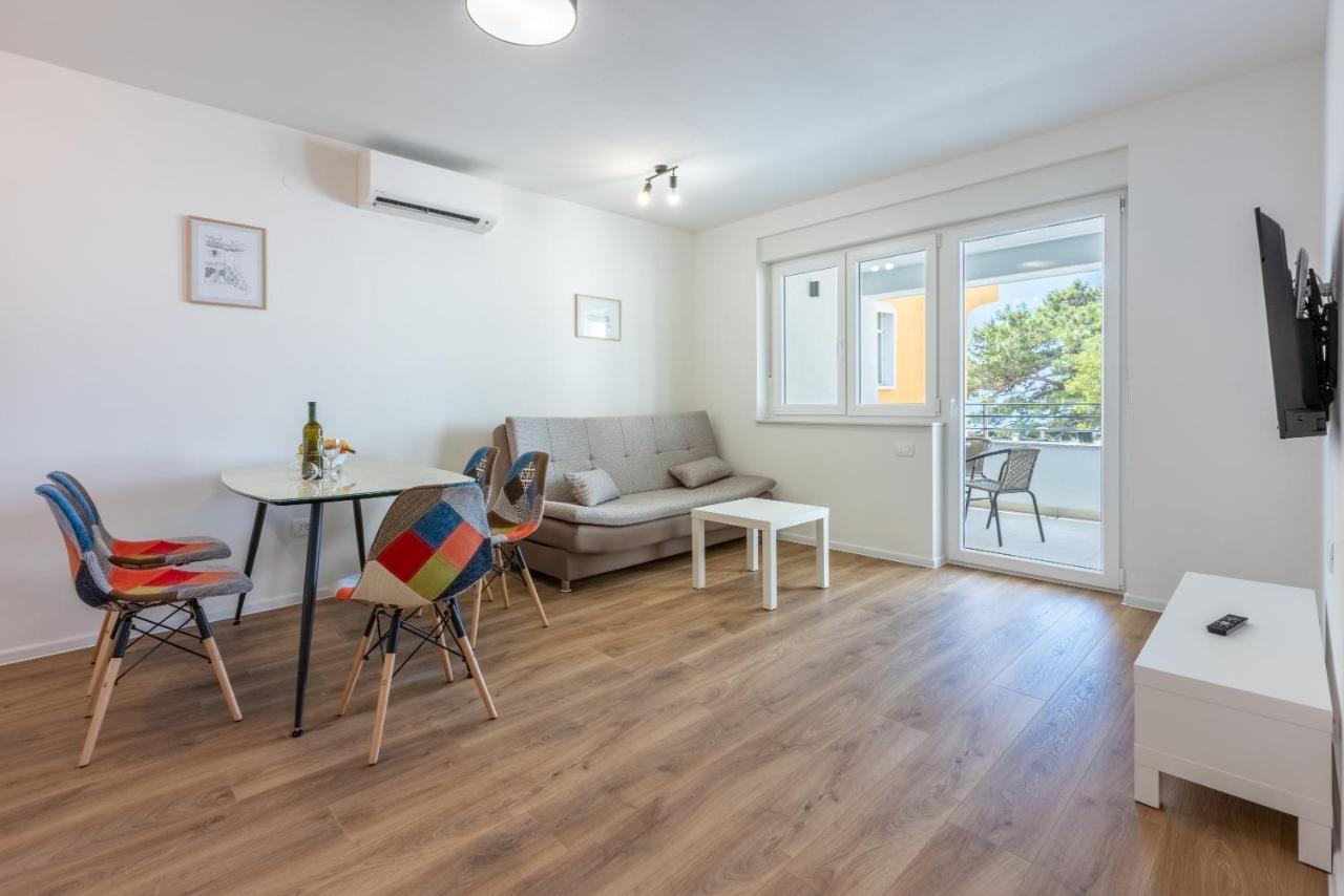 Luxury Apartments Lovorka 1 & 2**** Selce Exterior photo