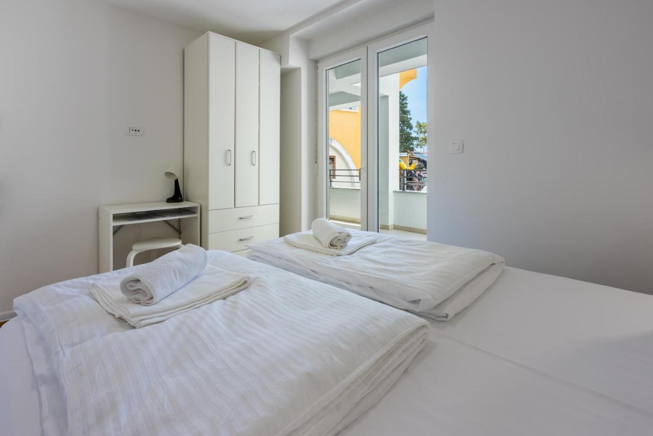 Luxury Apartments Lovorka 1 & 2**** Selce Exterior photo