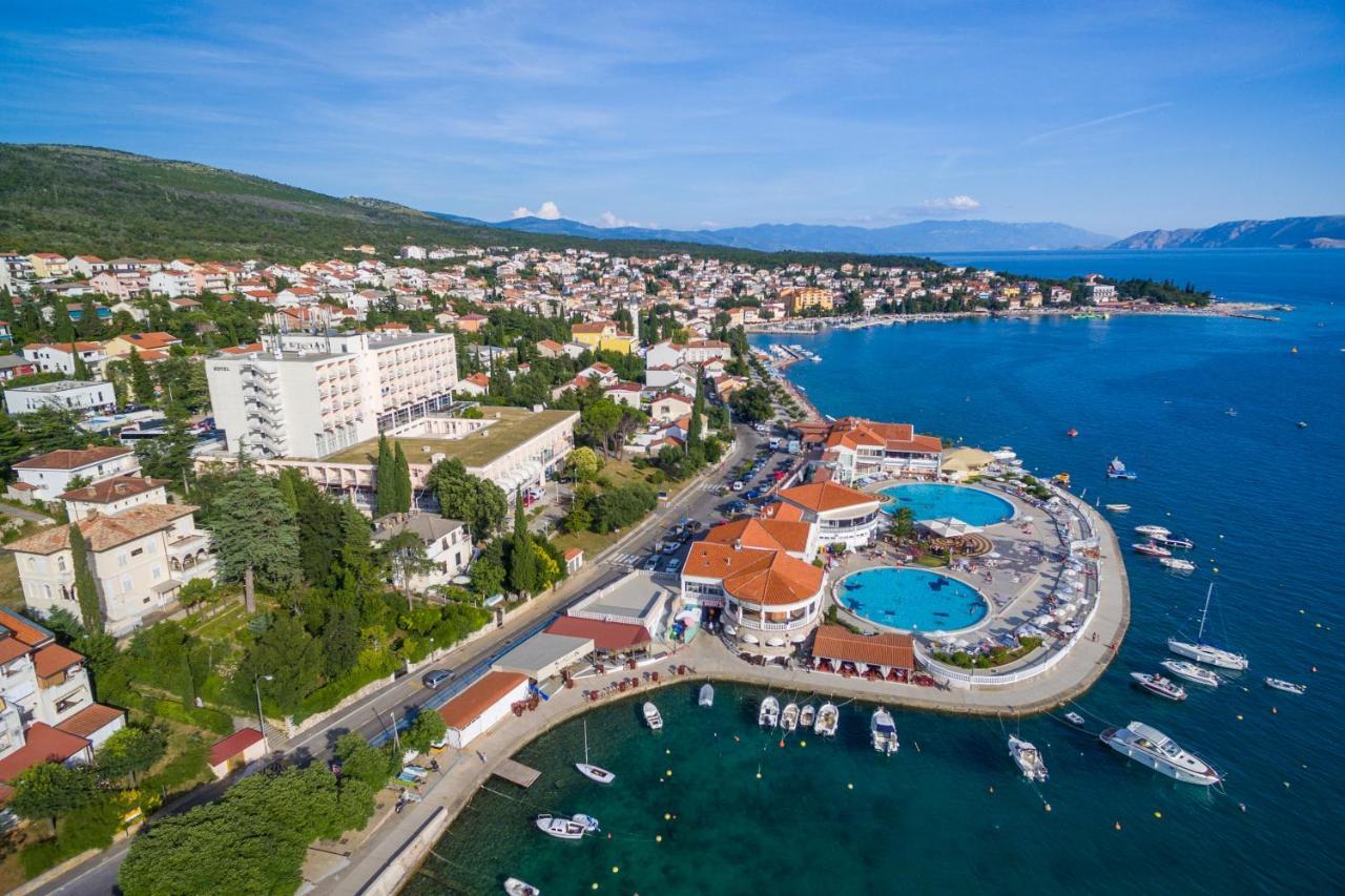 Luxury Apartments Lovorka 1 & 2**** Selce Exterior photo