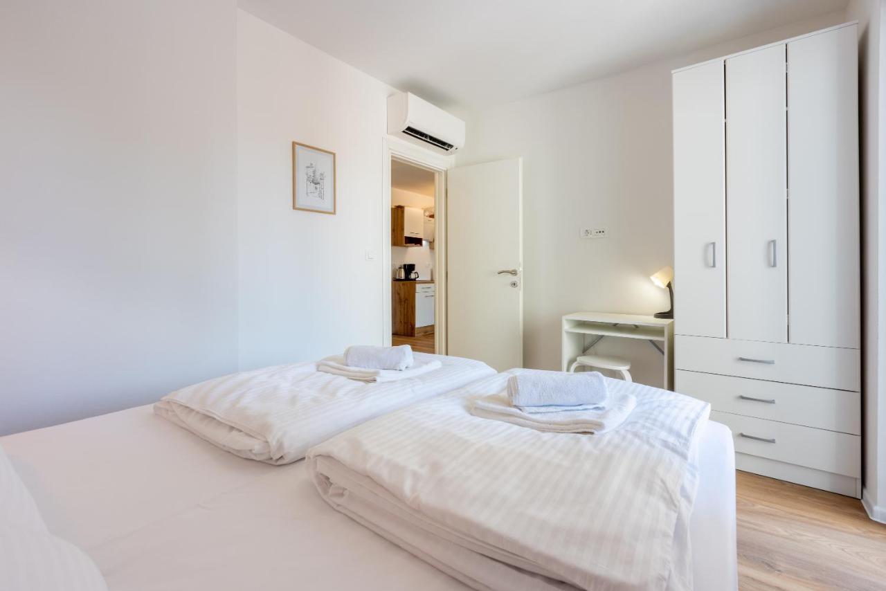Luxury Apartments Lovorka 1 & 2**** Selce Exterior photo