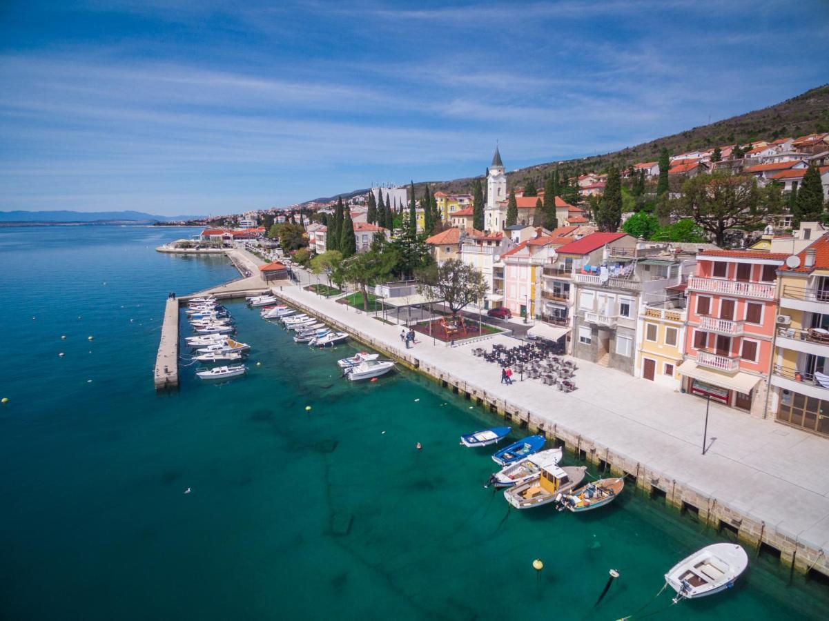Luxury Apartments Lovorka 1 & 2**** Selce Exterior photo